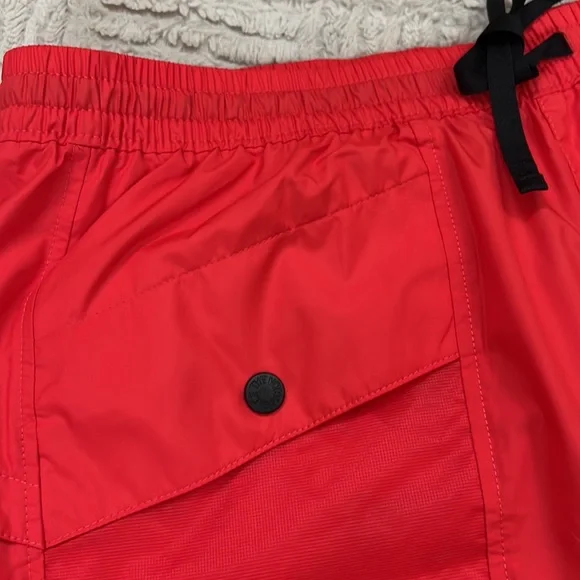 The North Face women’s windwall outline shorts horizon red Size Medium, New! - Picture 13 of 16